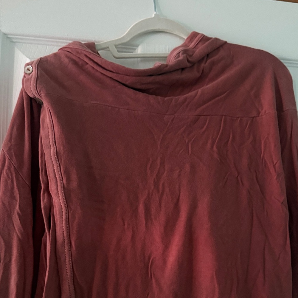 Free peopleCoral All cotton.  Light weight.  Hoodie.  Perfect condi